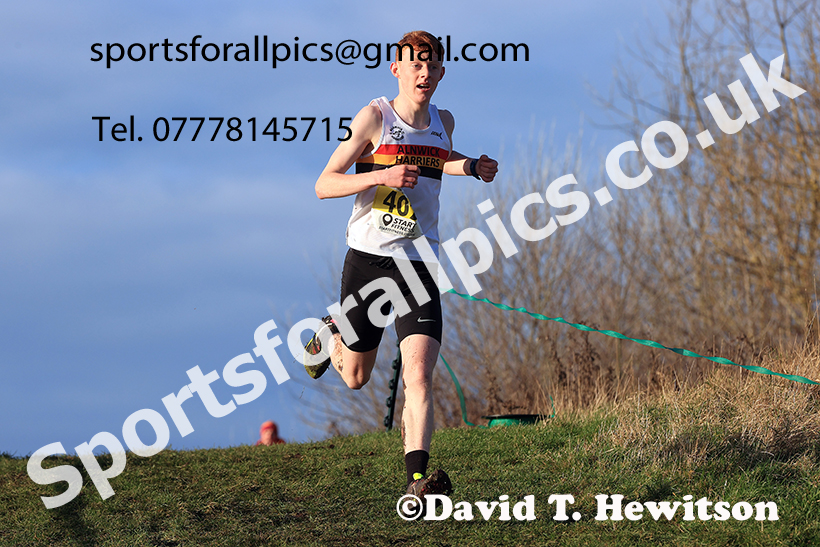Mens under-17s 2024 NECAA Cross Country Champs., Temple Park, South Shields. Photo: David T. Hewitson/Sports for All Pics